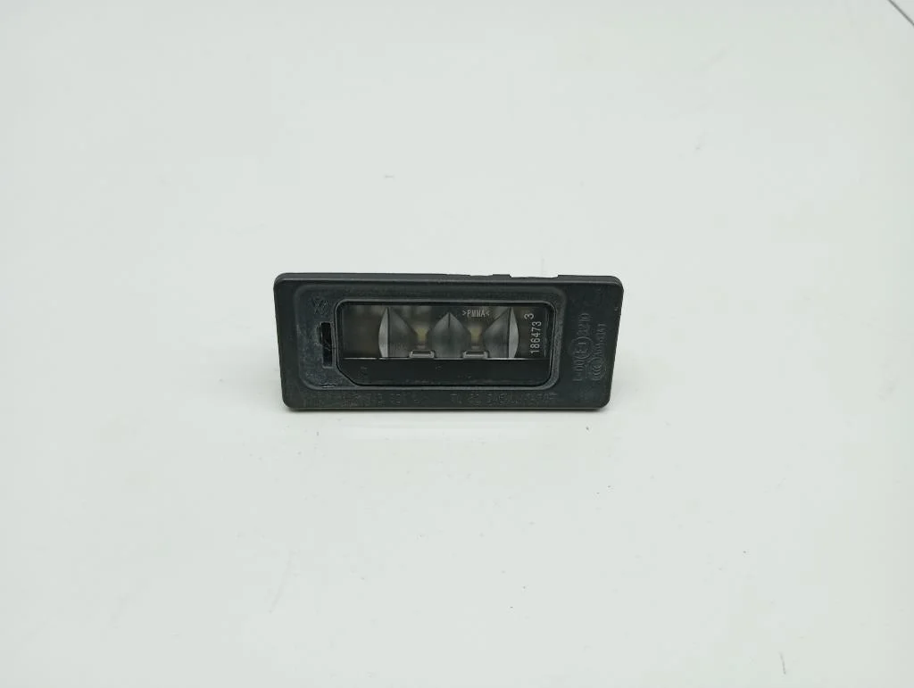 Фонарь подсветки номера Volkswagen Polo 5 2016