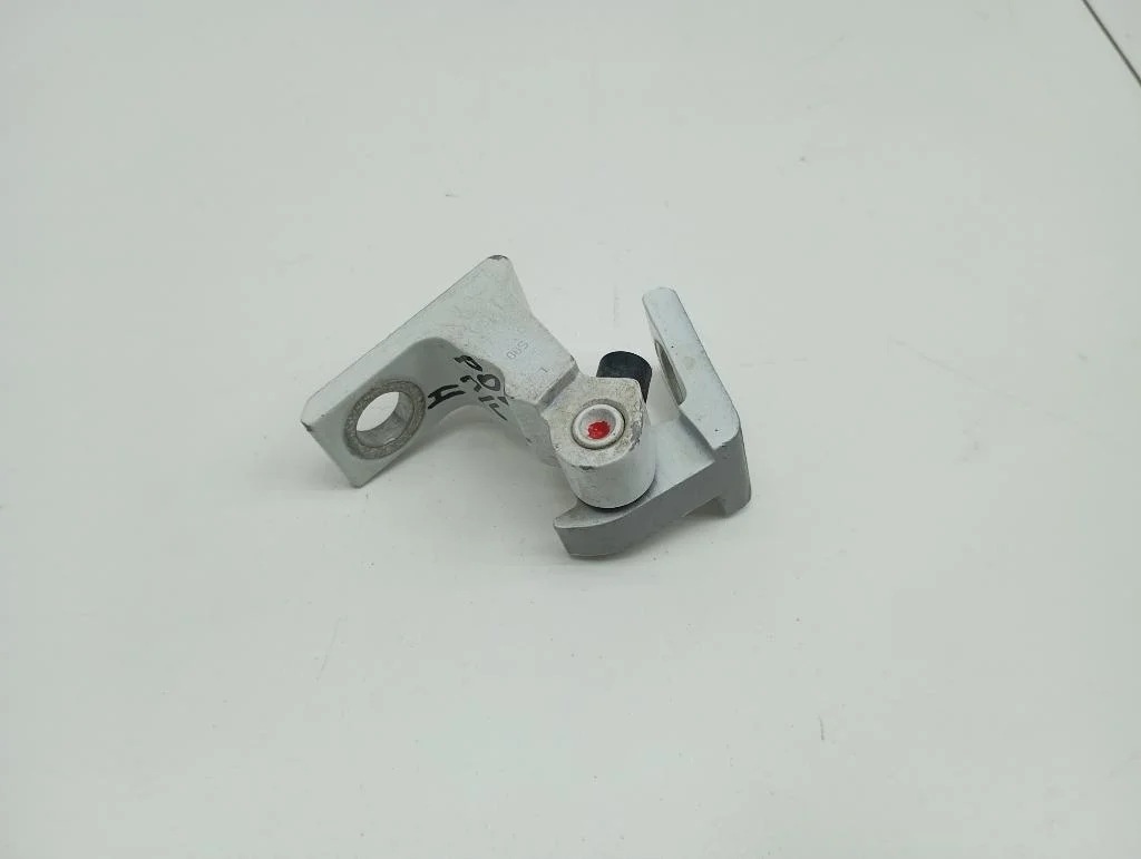 Петля двери Volkswagen Polo 5 2016