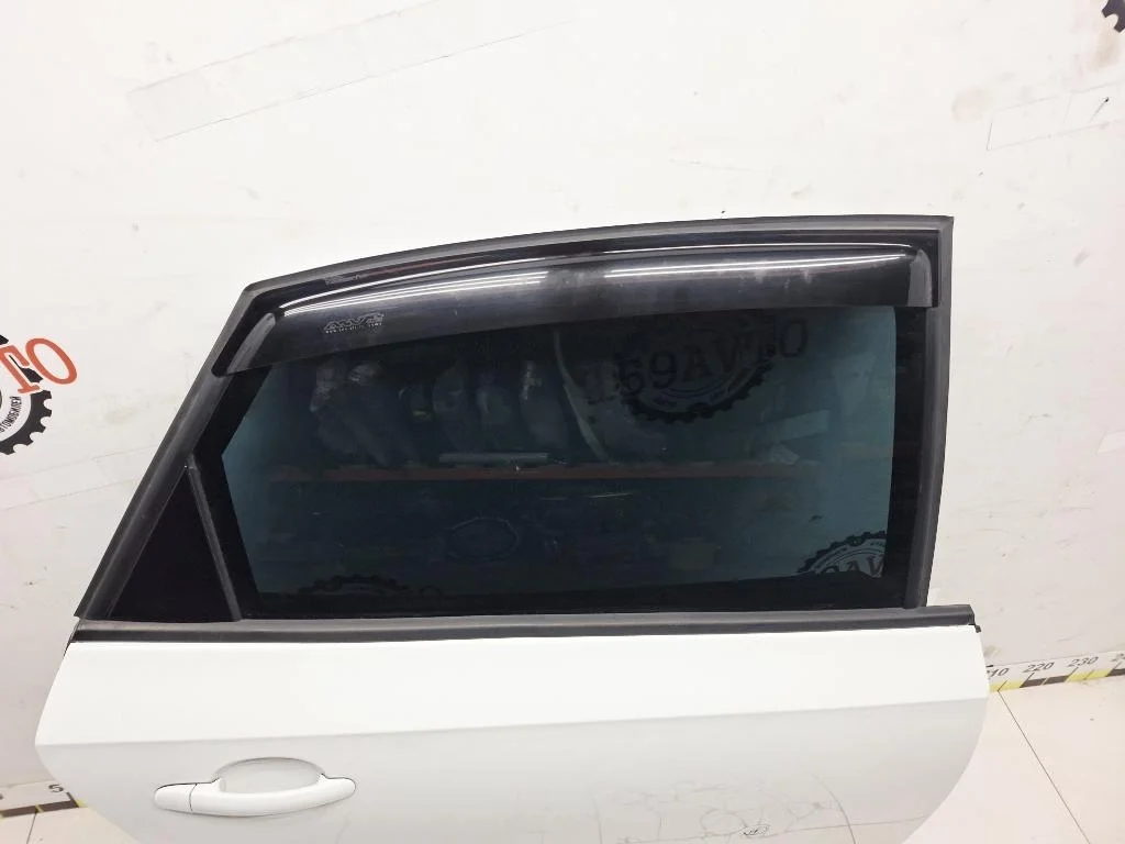 Стекло двери задней правой Volkswagen Polo 5 2016