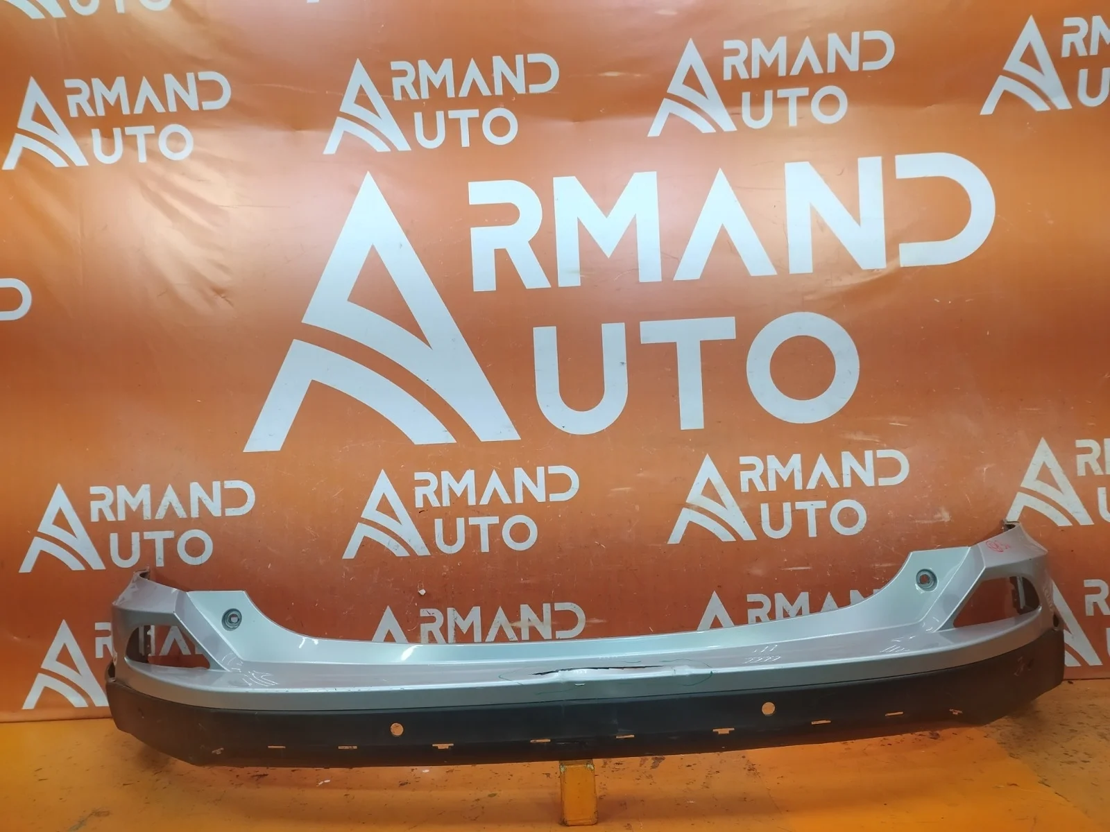 Бампер Toyota RAV4 2015-2019 CA40