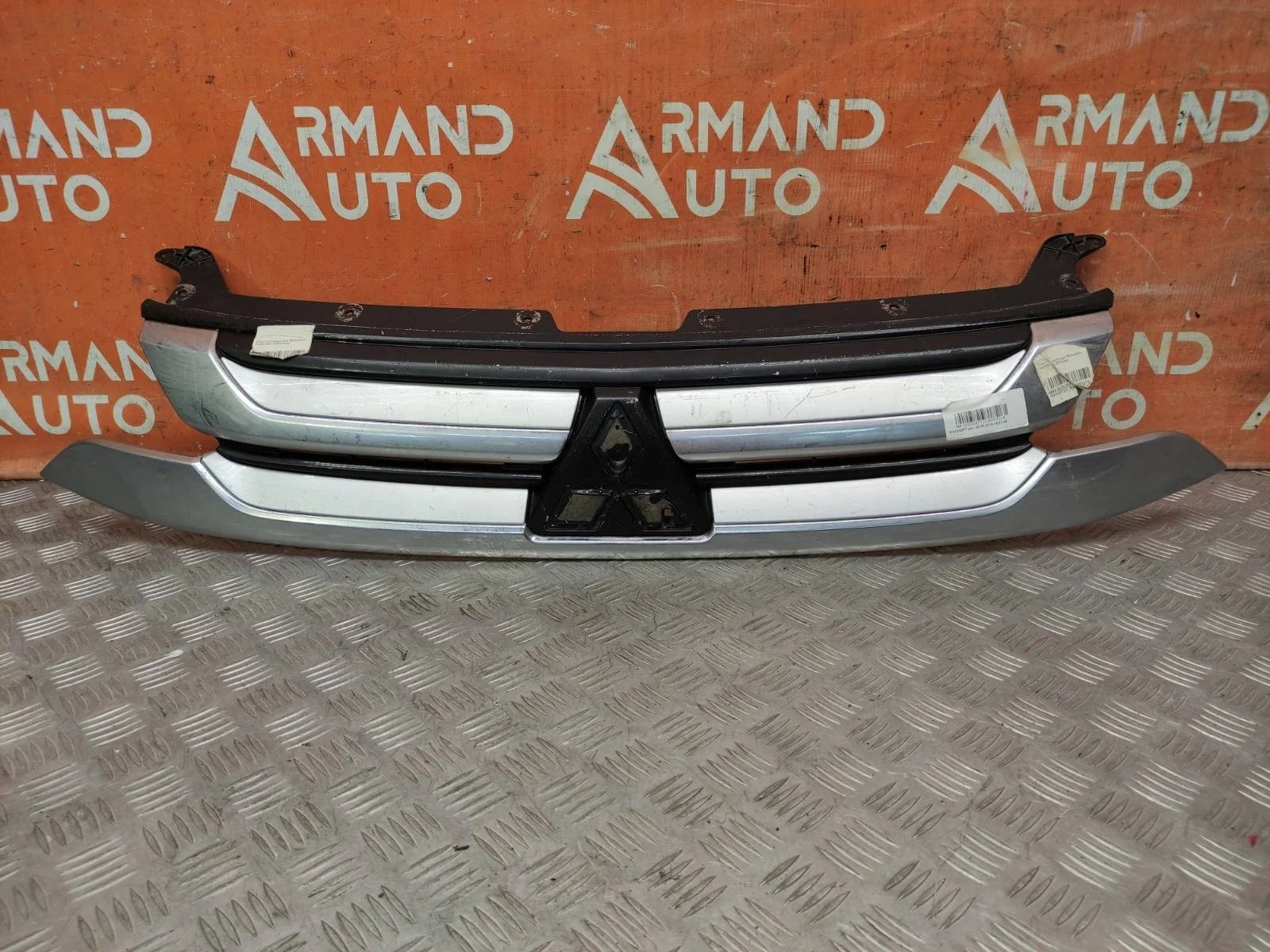 Решетка радиатора Mitsubishi Outlander 2015-2018 3