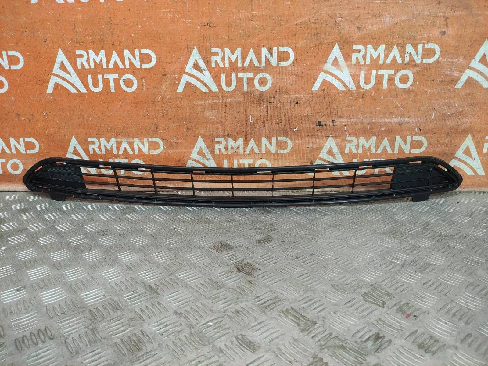 Решетка бампера Toyota RAV4 2015-2019 CA40