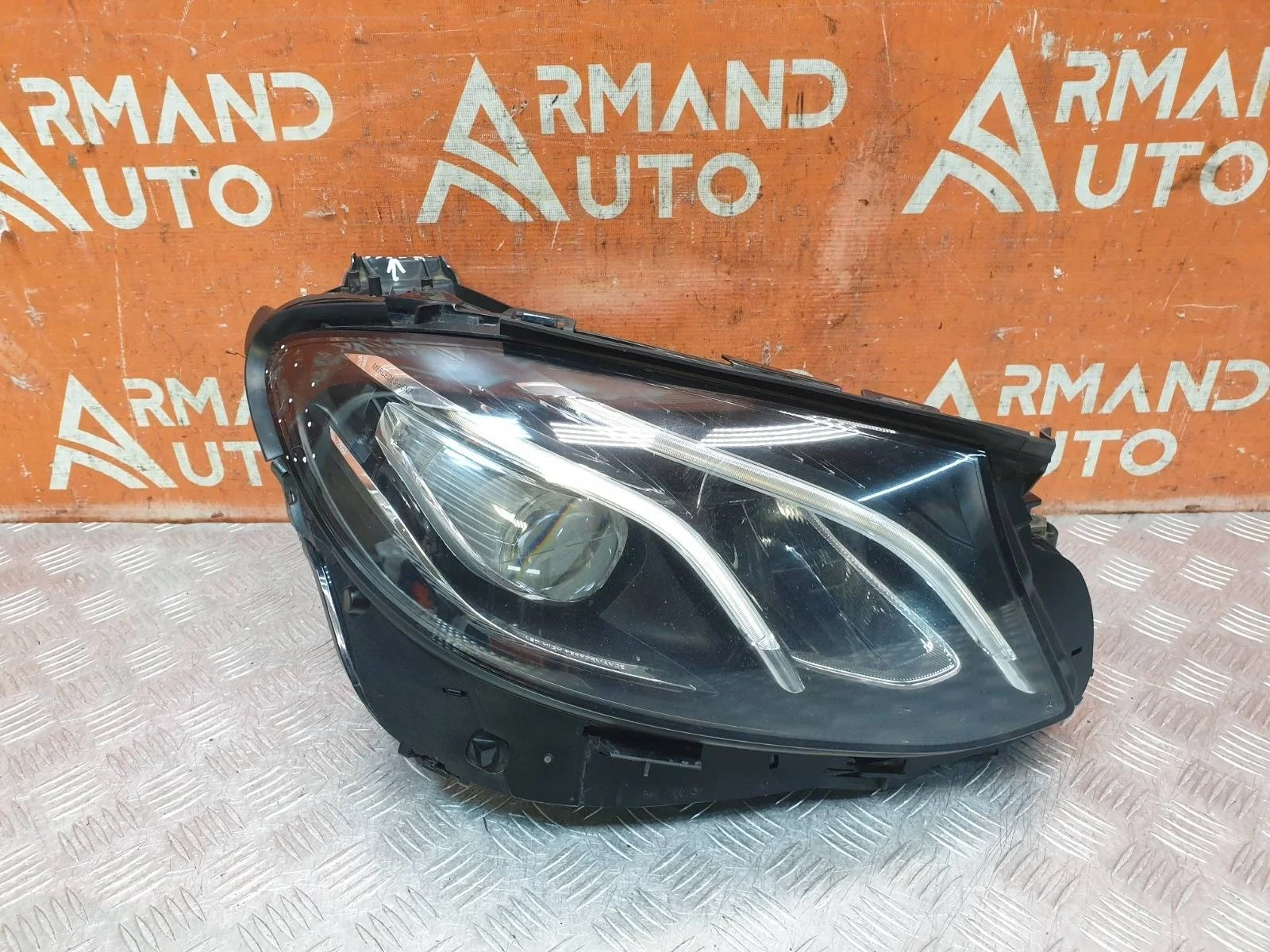 Фара Mercedes -Class 2016-2020 W213