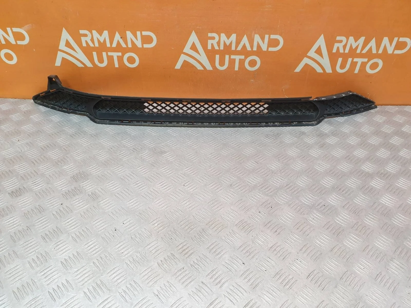 Решетка бампера Hyundai Solaris 2020-нв