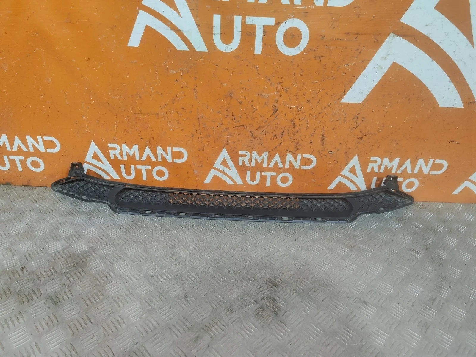 Решетка бампера Hyundai Solaris 2020-нв