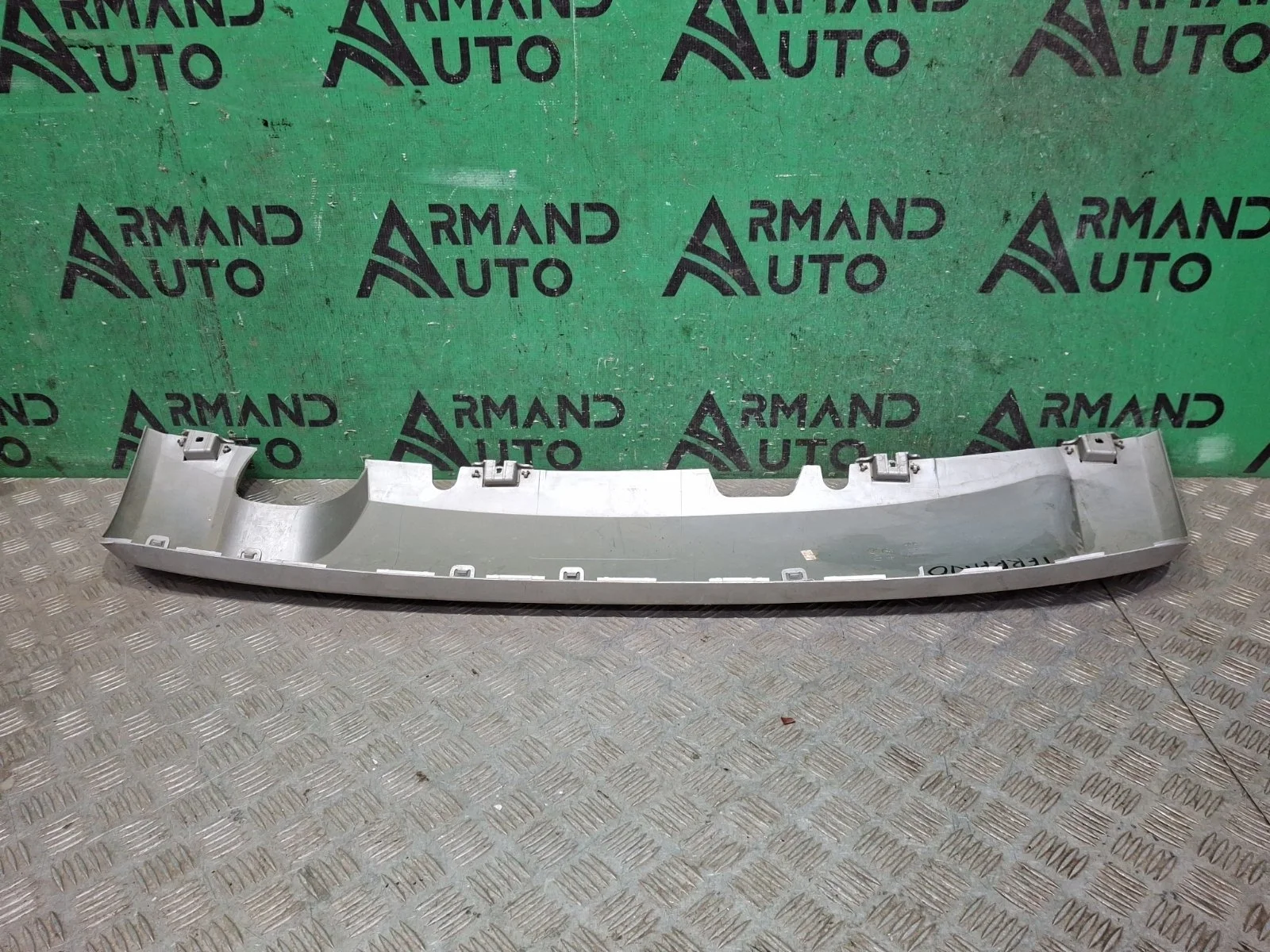 Накладка бампера Nissan Terrano 2014-2022 3 D10