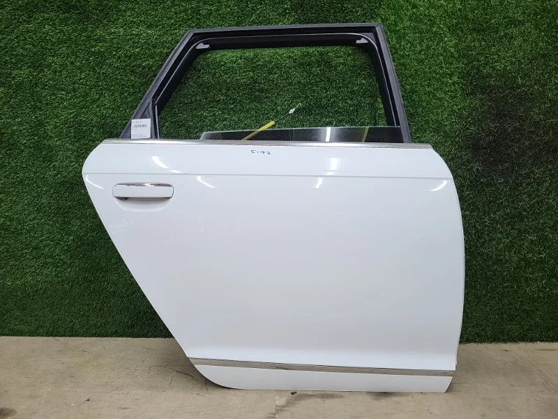 Дверь Audi A6 2010 4F0833052G 4F5 CCE 2.8, задняя правая