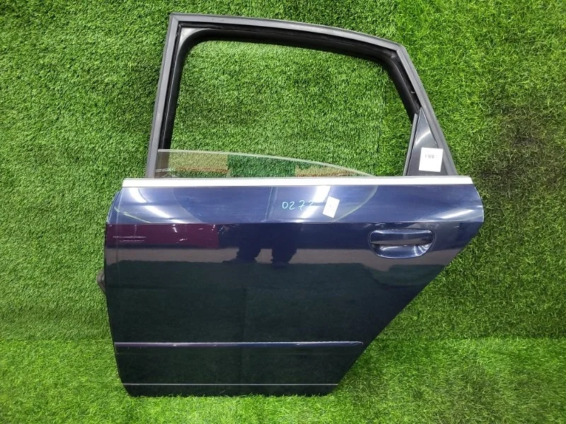 Дверь Audi A4 2004 8E0833051J 8EC AMB, задняя левая