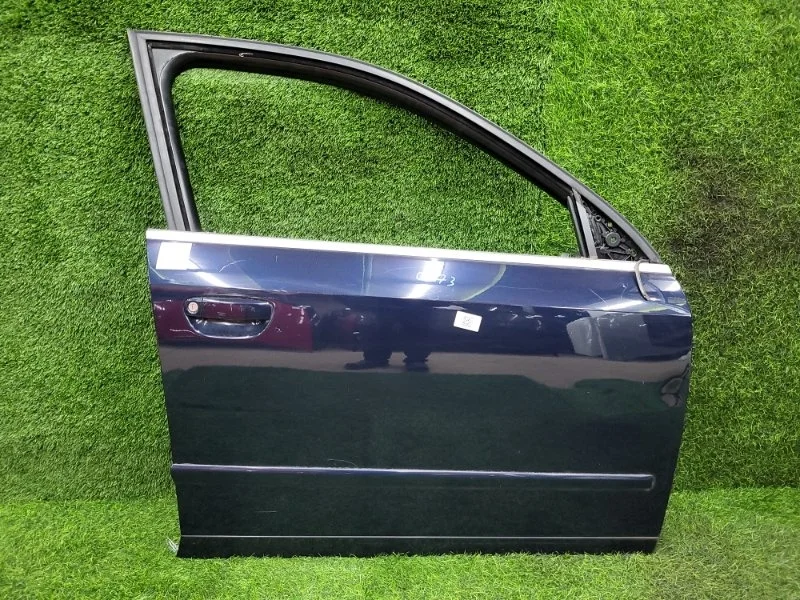 Дверь Audi A4 2004 8E0831052J 8EC AMB, передняя правая