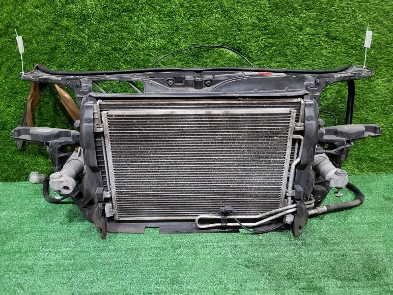 Передняя панель/ телевизор Audi A4 2004 8E0121251AQ 8EC AMB