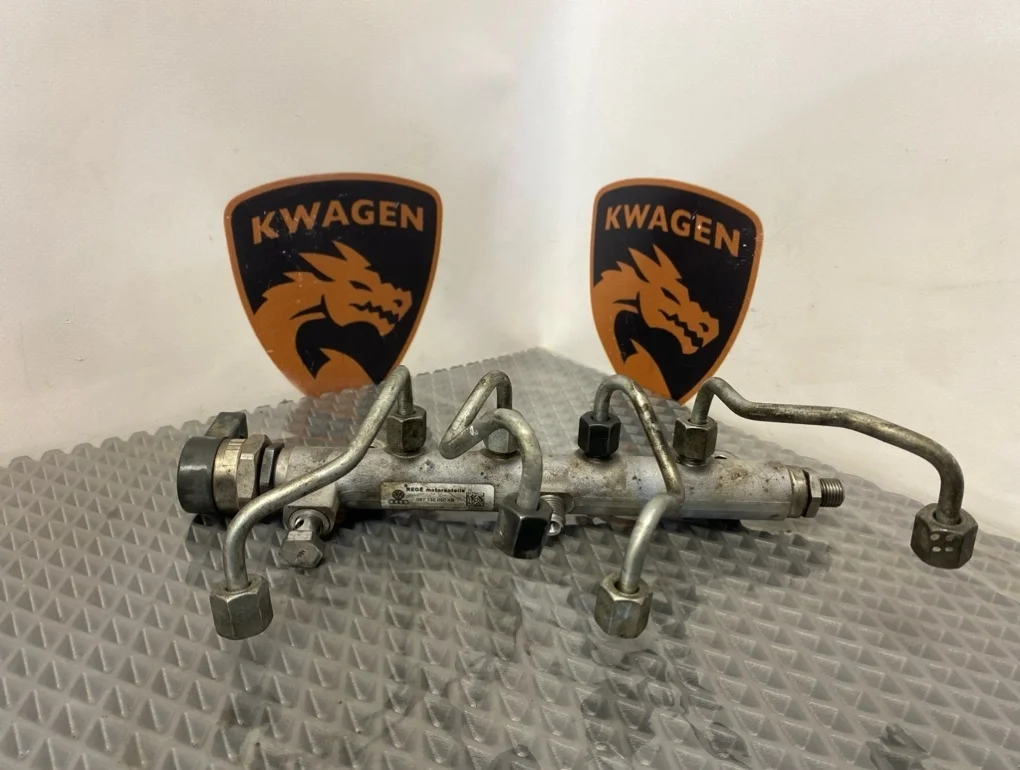 Топливная рейка Audi Q7 2011 4L