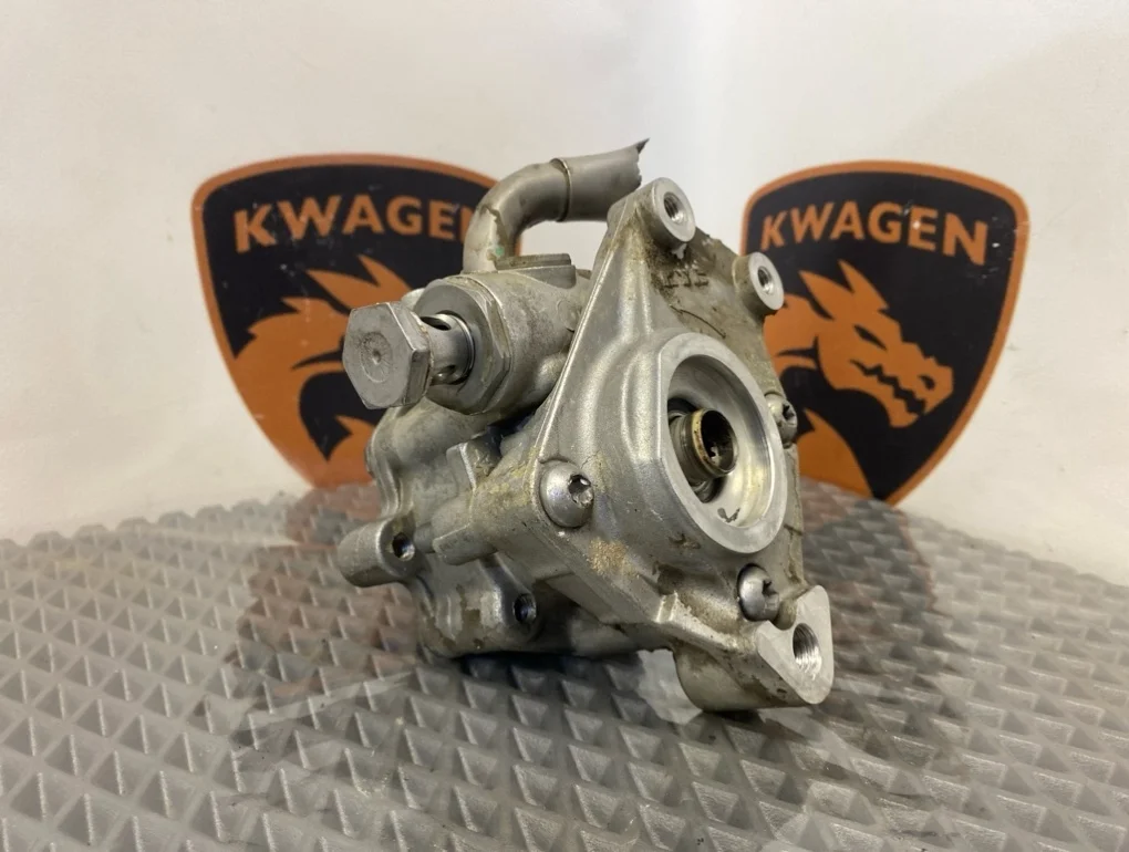 Насос гидроусилителя руля Audi Q7 2011 4L