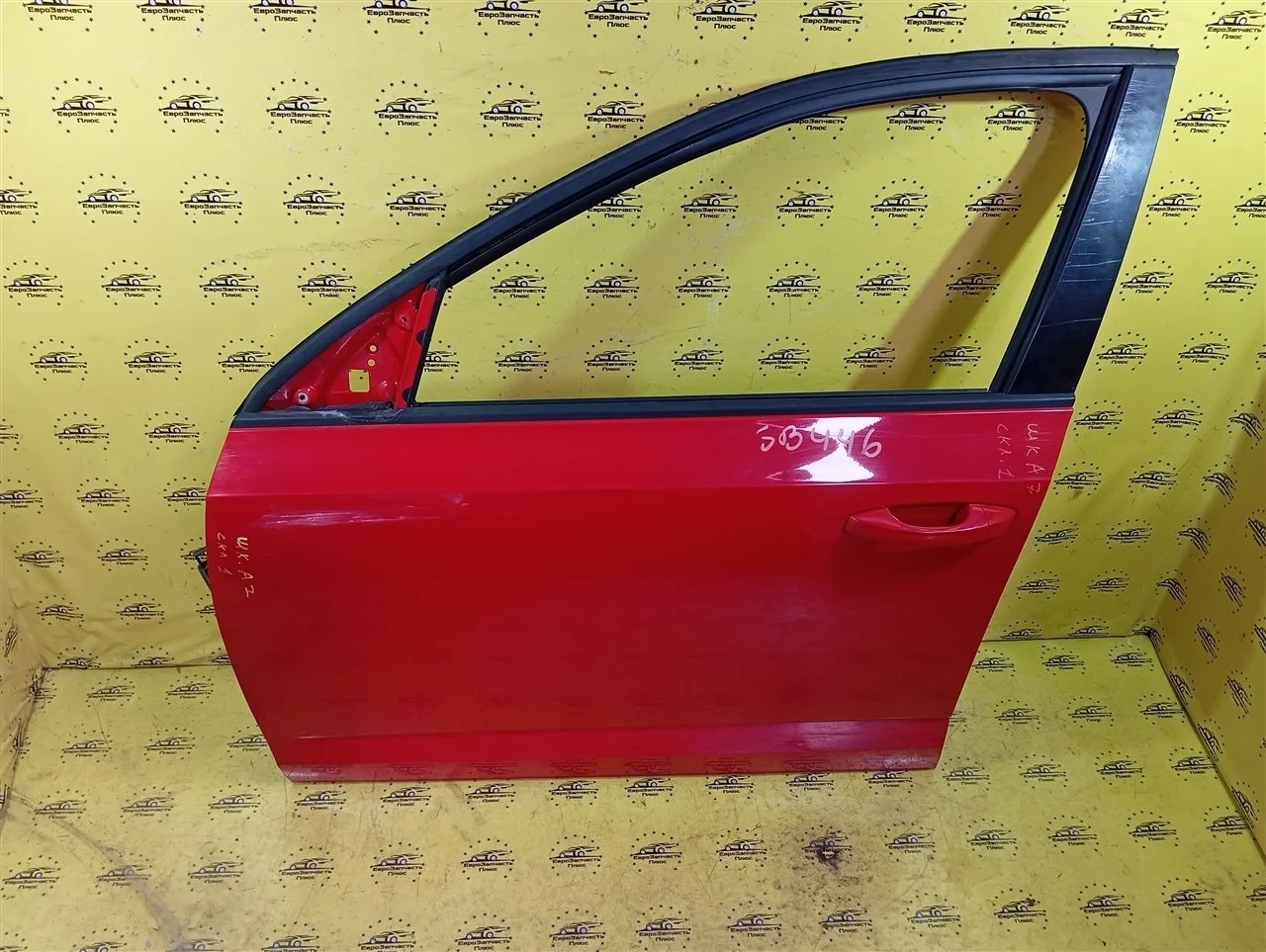 Дверь Skoda Octavia A7 5EU831051A A7, передняя левая