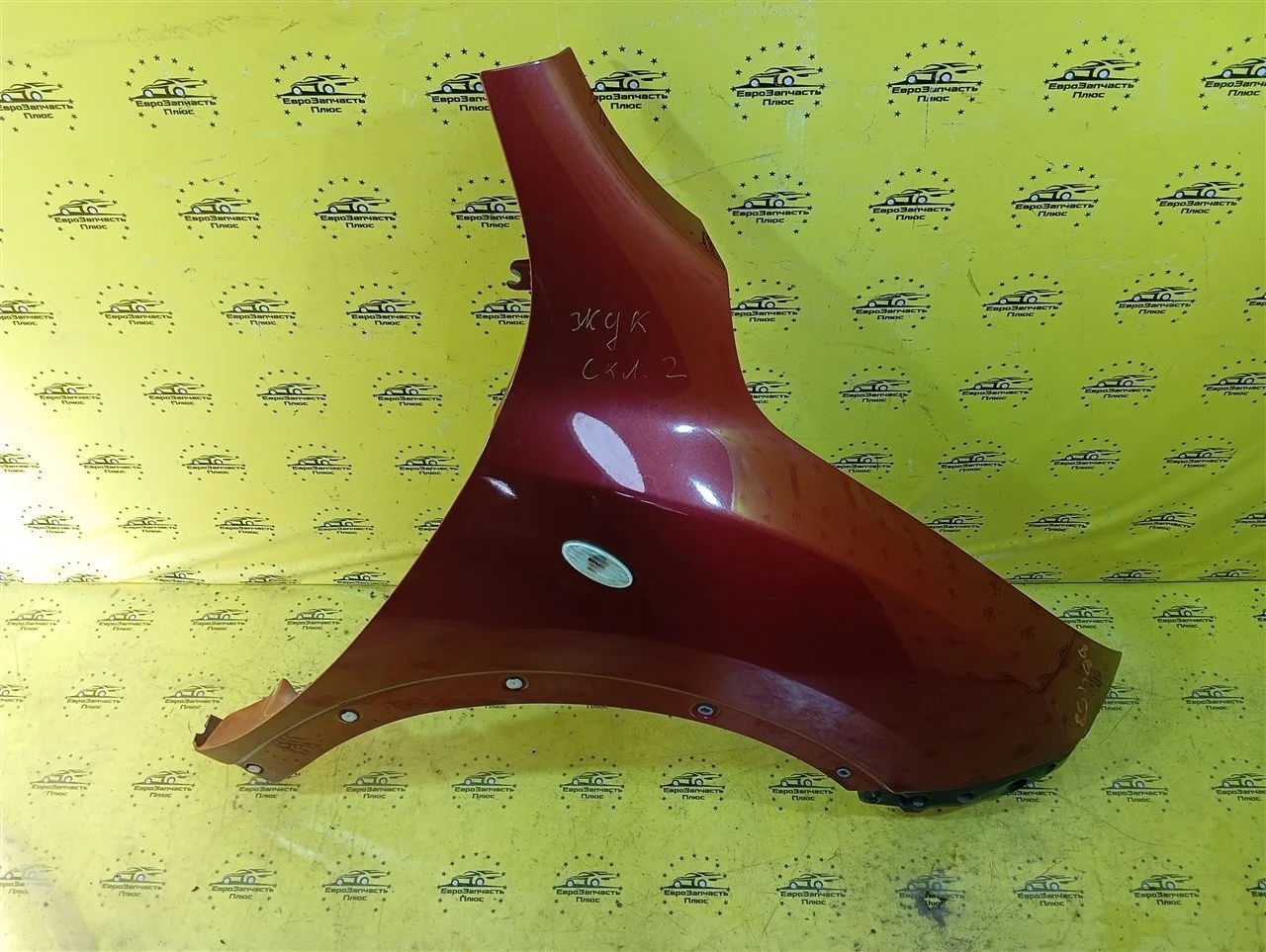 Крыло Nissan Juke F31001KKAA F15, переднее правое