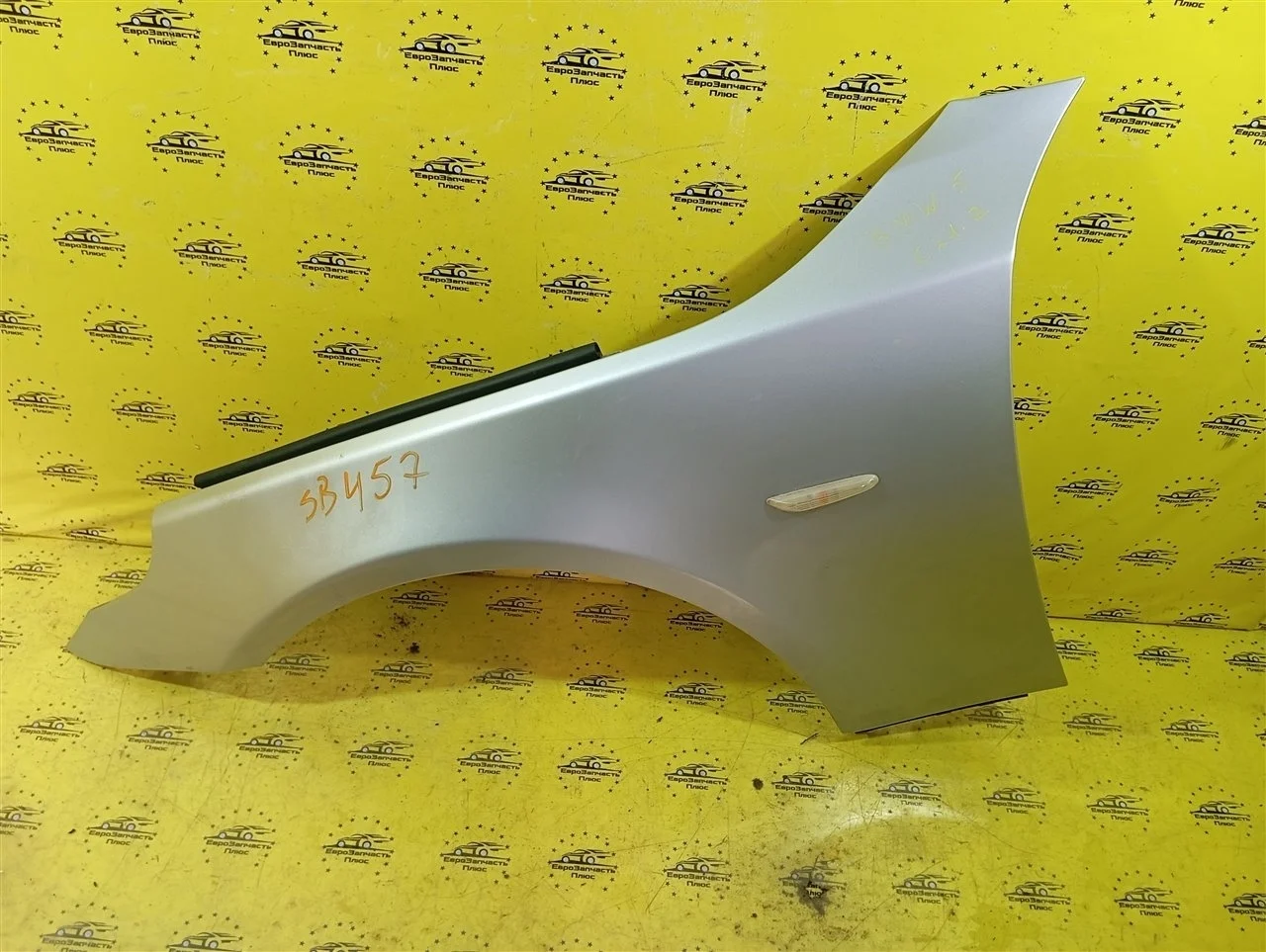 Крыло BMW 5 41357111373 E60, переднее левое