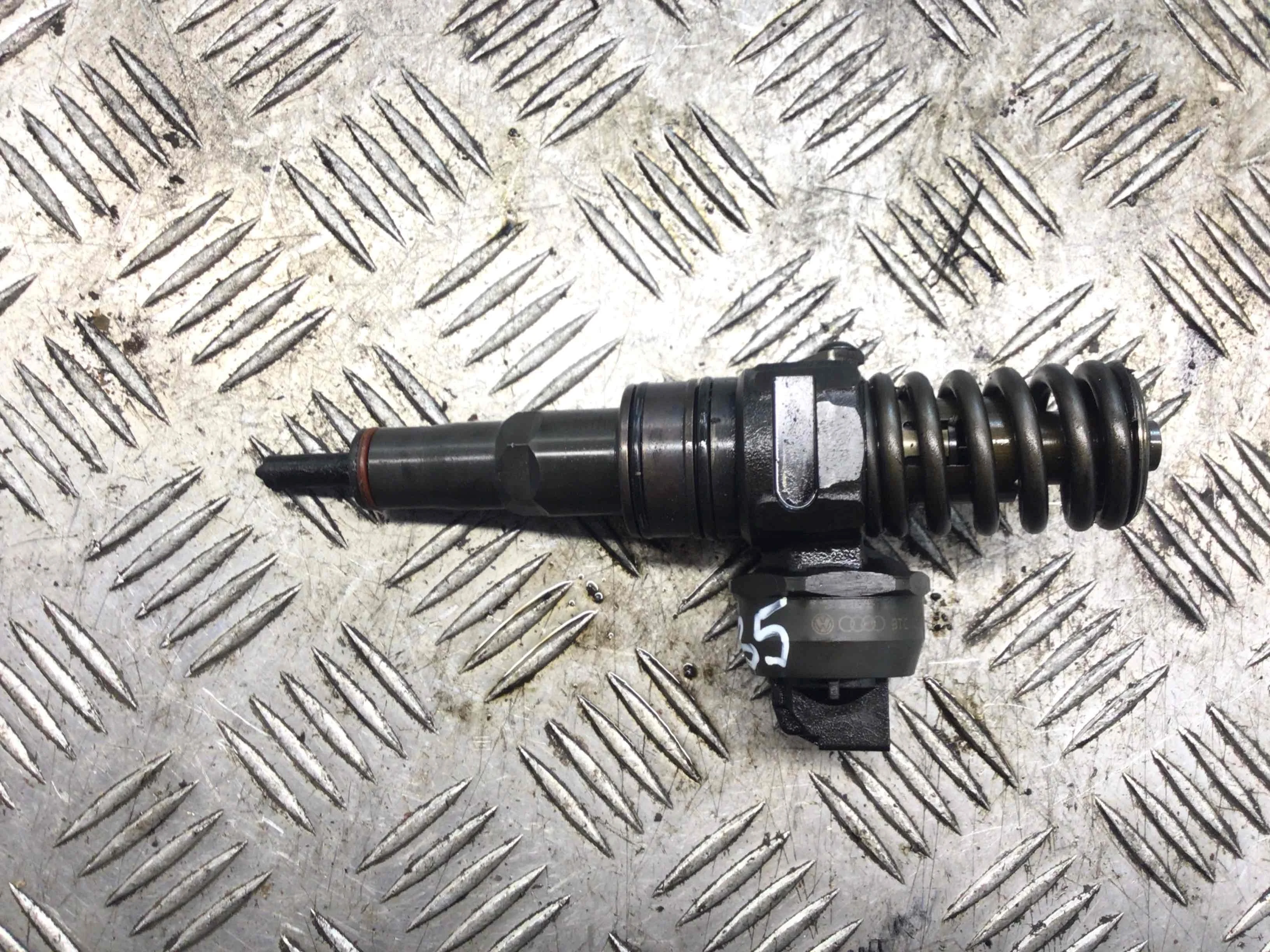 Форсунка Volkswagen Touareg 1 поколение 2002-2007 дизель 2.5 TDI Автомат Внедорожник