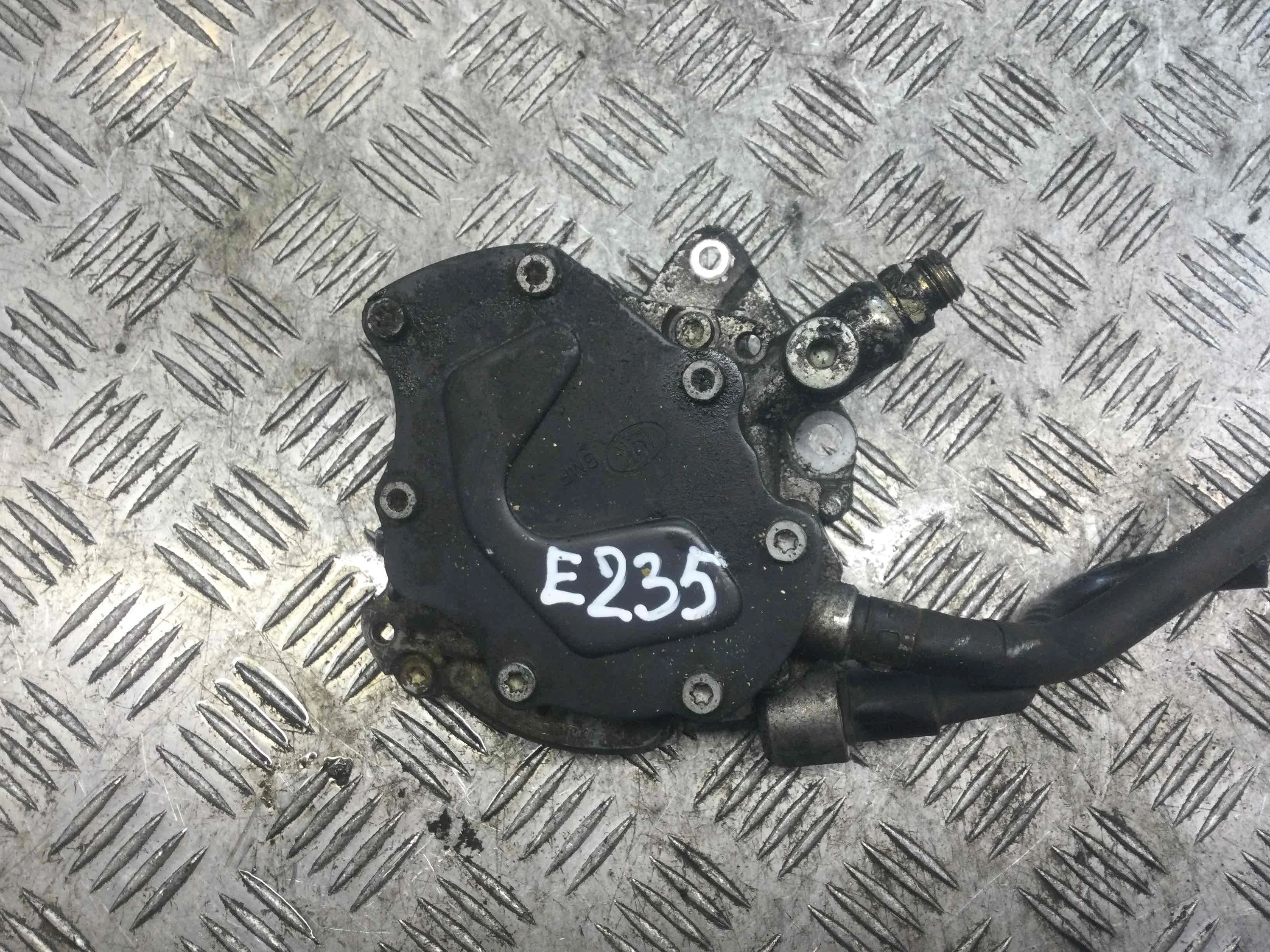 Насос вакуумный Volkswagen Touareg 1 поколение 2002-2007 дизель 2.5 TDI Автомат Внедорожник