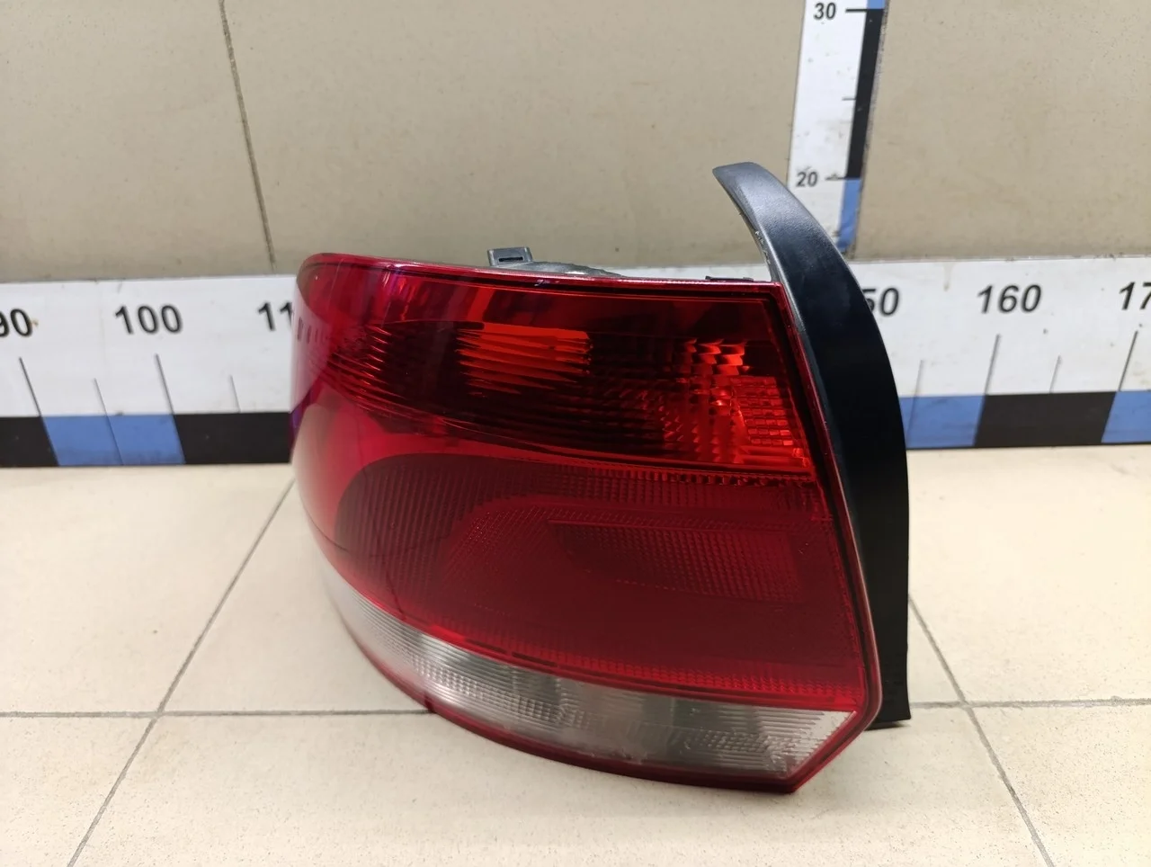 Фонарь задний левый Polo (Sed RUS) 2011>