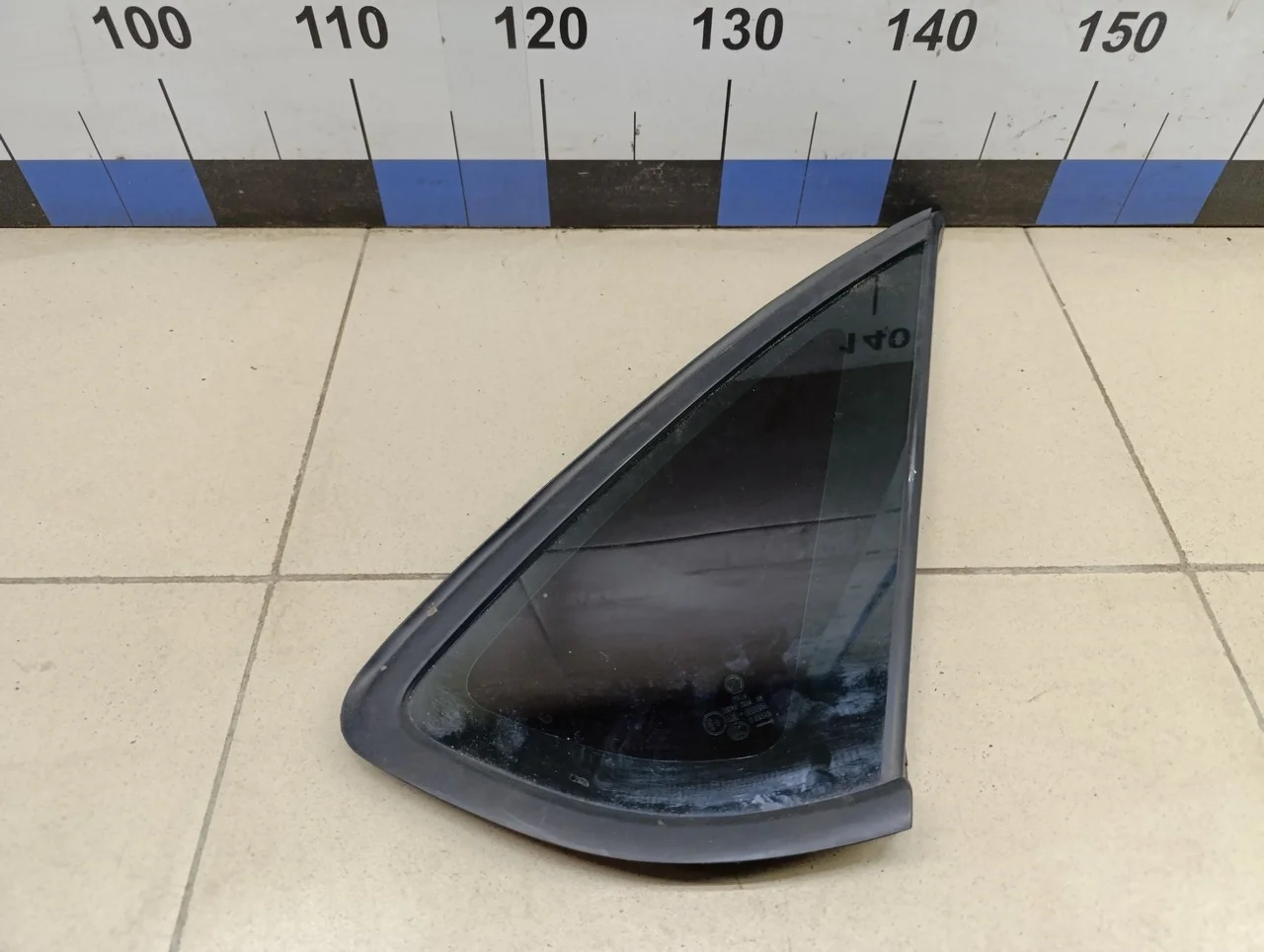 Стекло кузовное глухое правое Polo (Sed RUS) 2011>