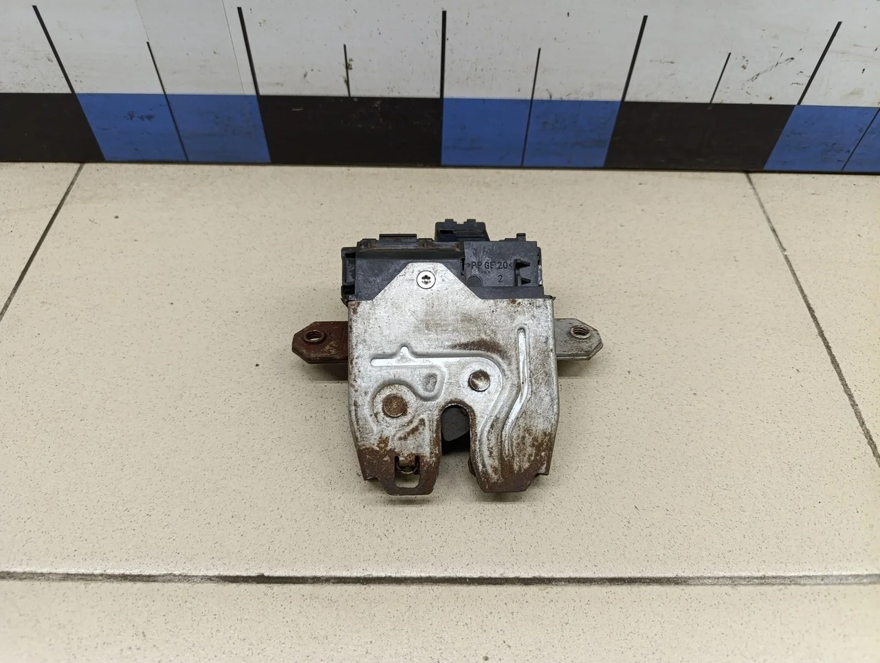 Замок багажника Focus II 2005-2008