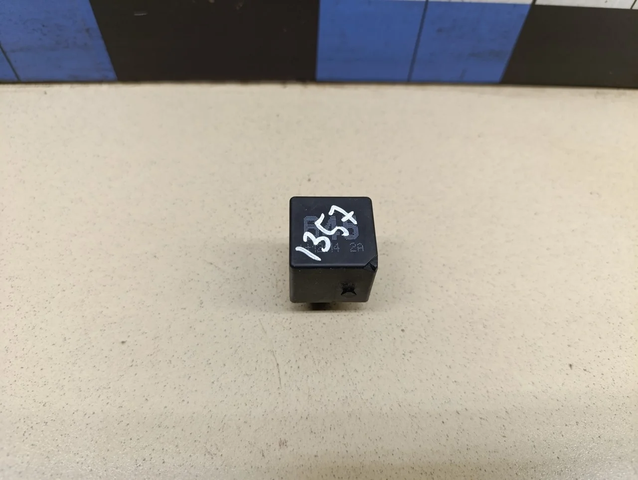 Реле 100 [C4] 1991-1994