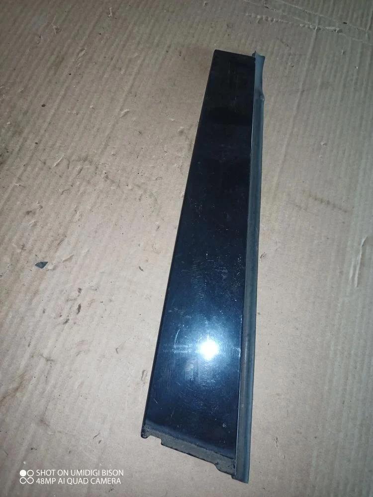 Накладка двери задней правой Lexus IS II (2005—2008)