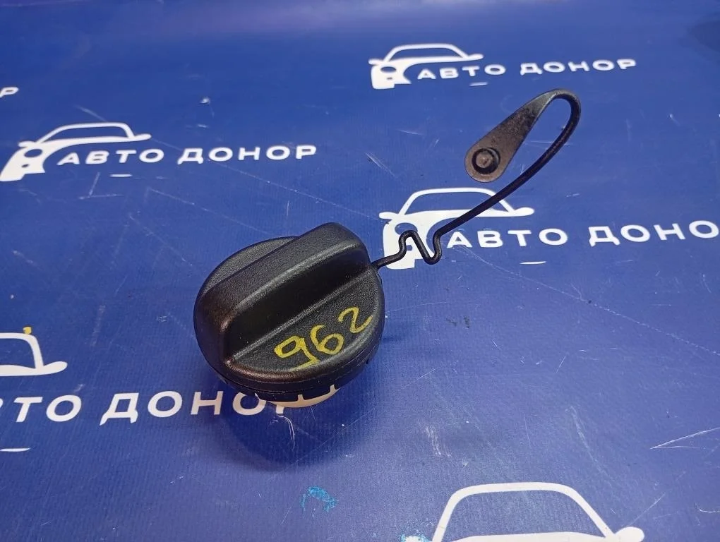 крышка бензобака TOYOTA BELTA SCP92 - - 77300-52030