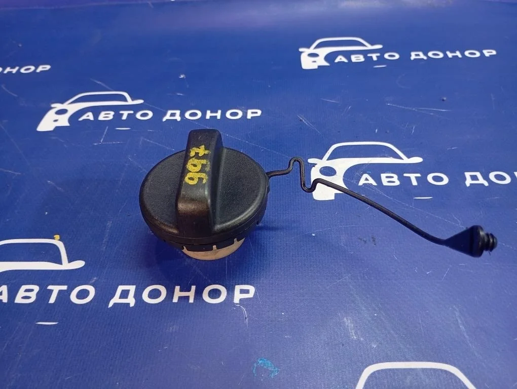 крышка бензобака TOYOTA RACTIS SCP100 - - 77300-52030
