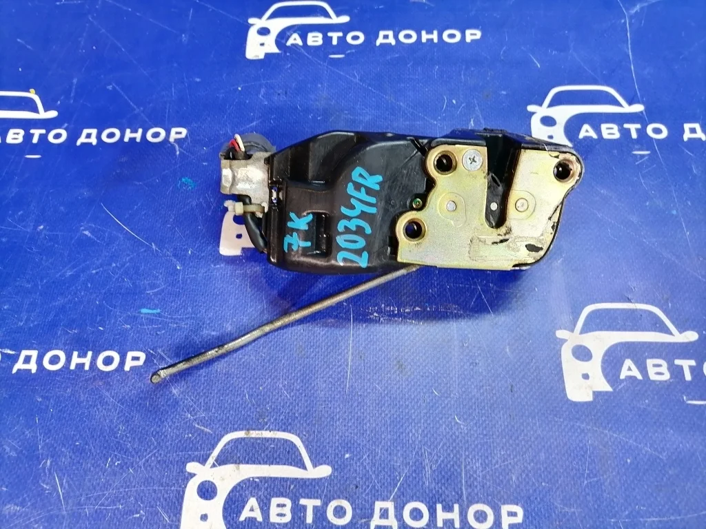 замок двери TOYOTA CARINA ED ST202 3SFE F 69030-20580
