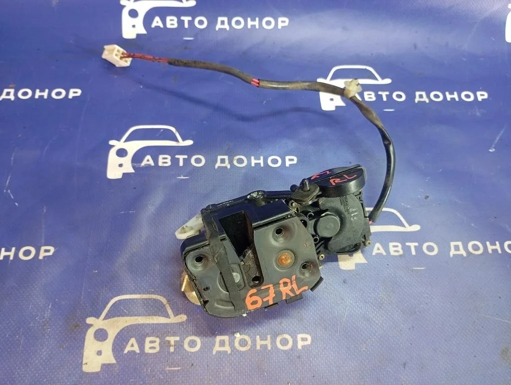 замок двери MAZDA FAMILIA BJ5W - R B25E73310C