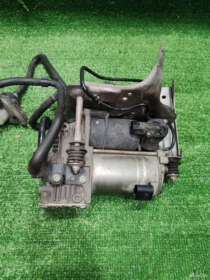 Компрессор пневмоподвески mercedes w222 w217 ориг