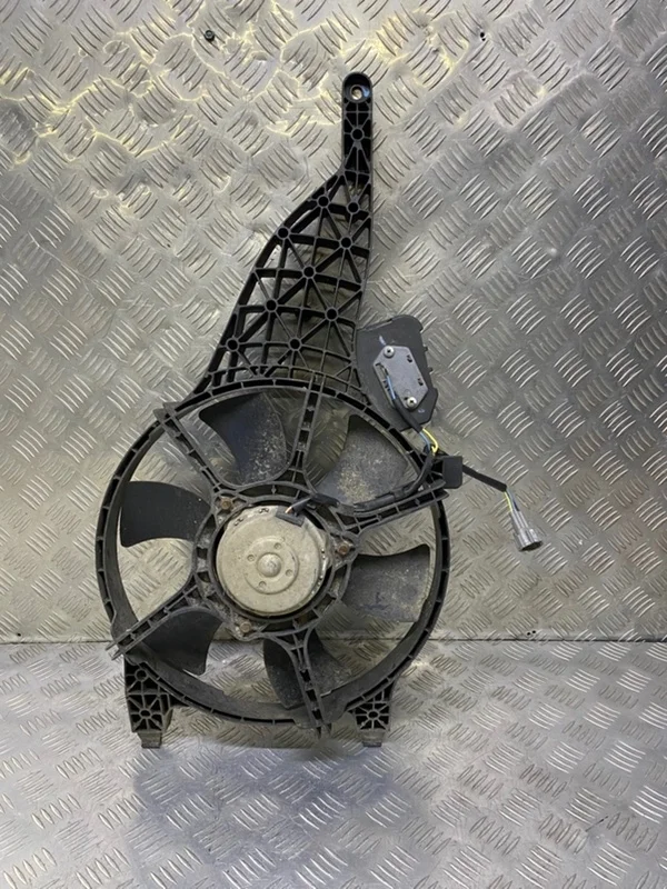 Вентилятор радиатора Nissan Navara (D40) 2004-2015 2010 92120EB400