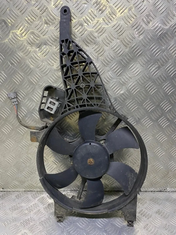 Вентилятор радиатора Nissan Navara (D40) 2004-2015 2010 92120EB400