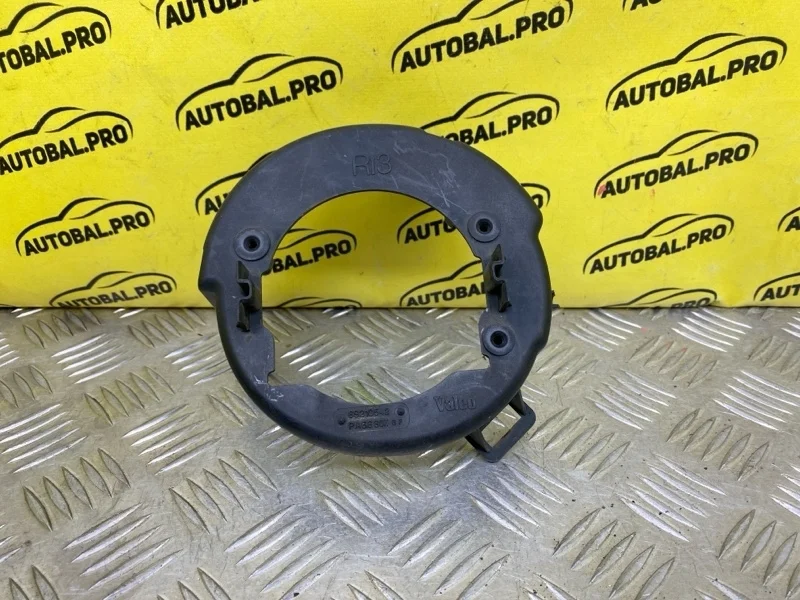 Кронштейн фары противотуманной правой Nissan Pathfinder (R51M) 2004-2013 2008 26150EB500 ВНЕДОРОЖНИК 2.5 D YD25DDTI