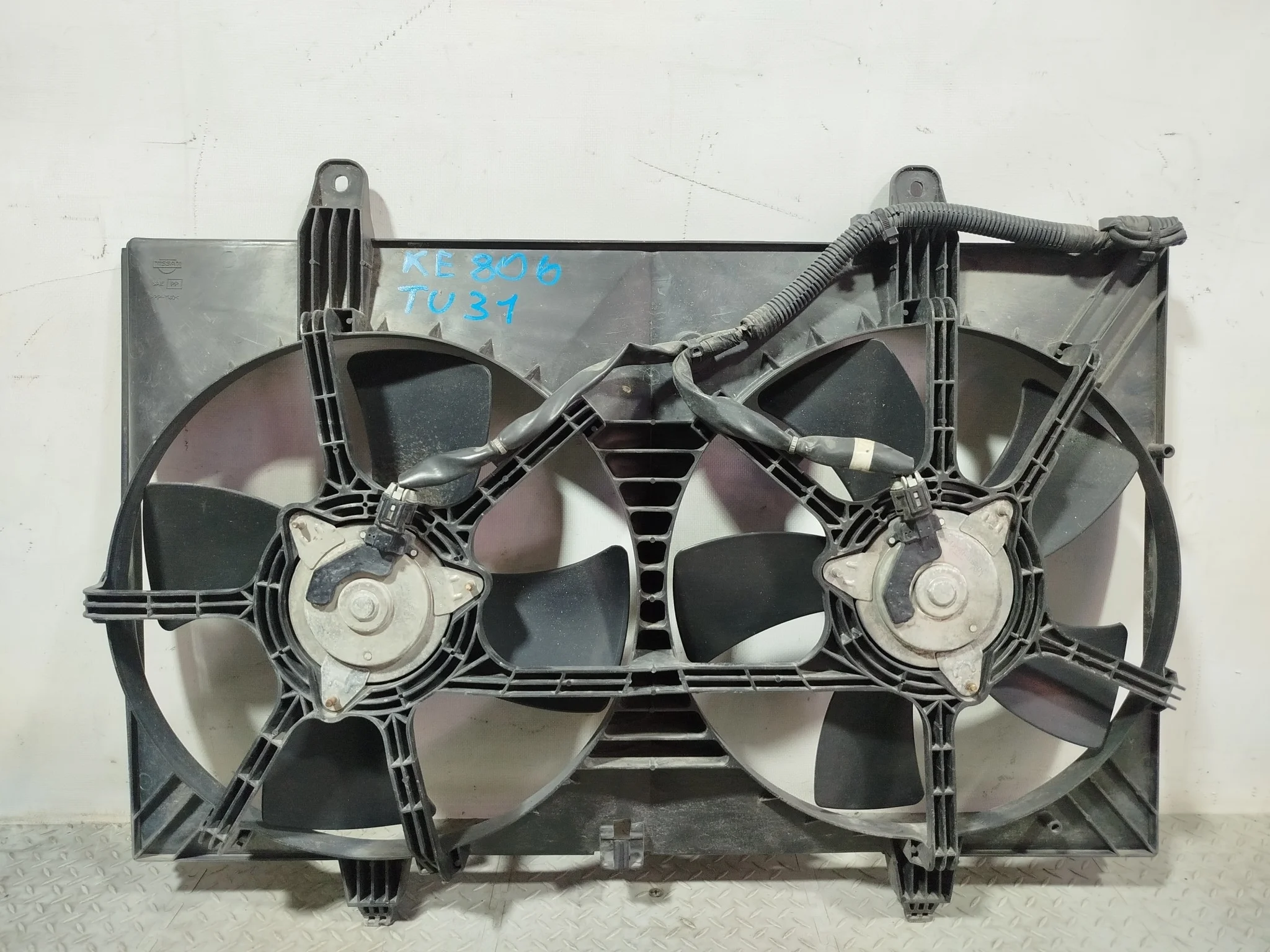 ДИФФУЗОР NISSAN ПРАВЫЙ 21481CA000