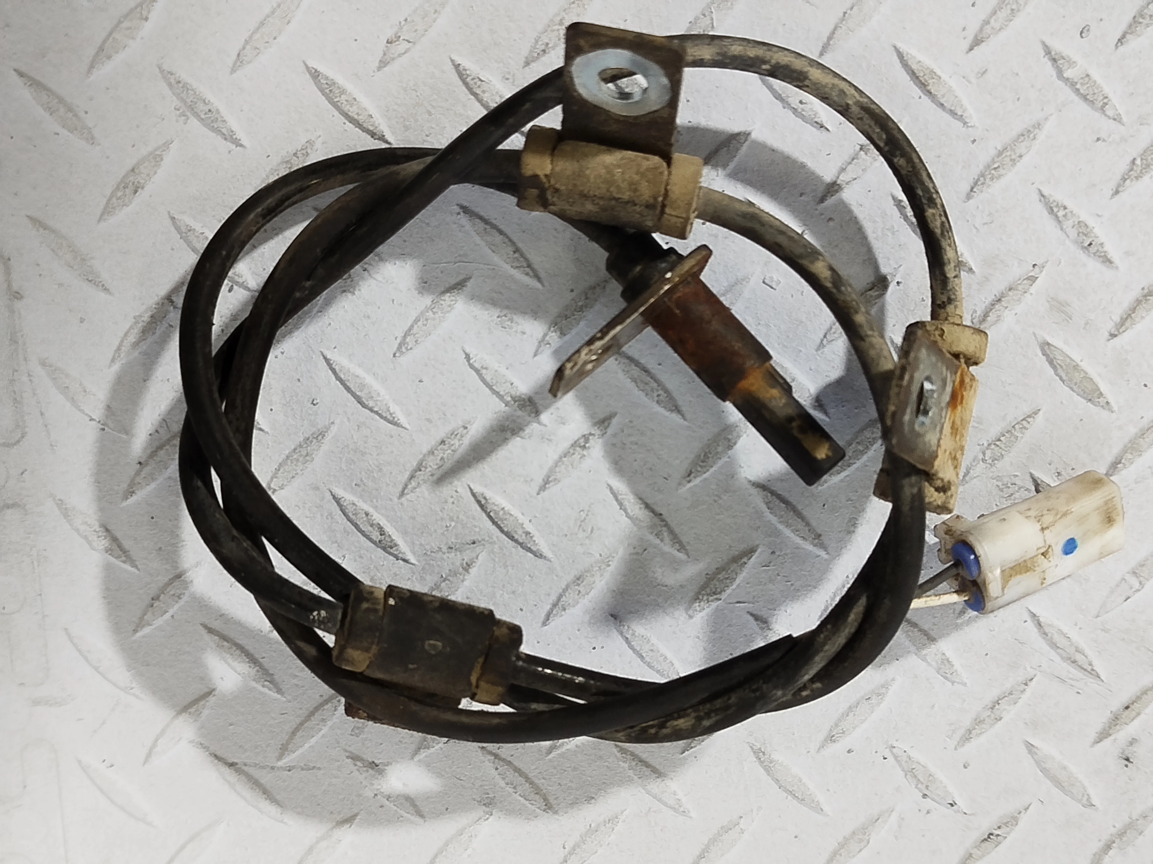 ДАТЧИК ABS SUZUKI 5631065J01 ЗАДНИЙ ПРАВЫЙ