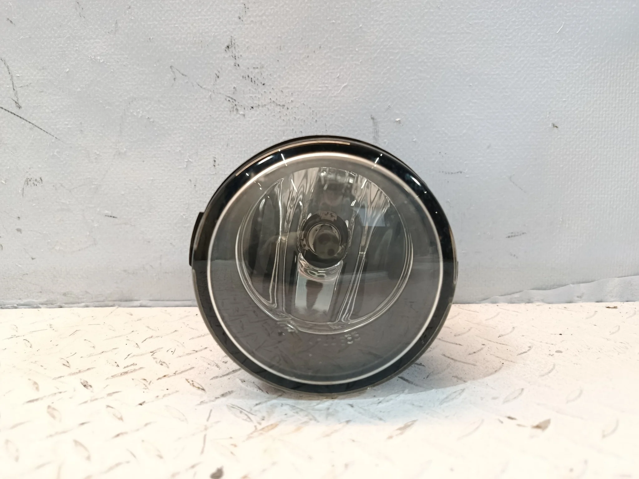 ТУМАНКА NISSAN INFINITI VOLVO SUZUKI ПРАВАЯ 261508990B KB1375Z(1)