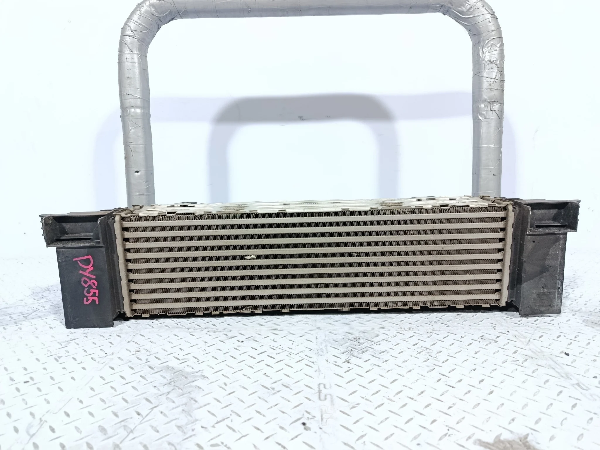 РАДИАТОР ИНТЕРКУЛЕРА BMW 17517618809 DY855Z