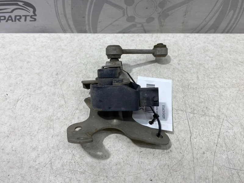 Датчик положения кузова Mercedes-benz GL X166