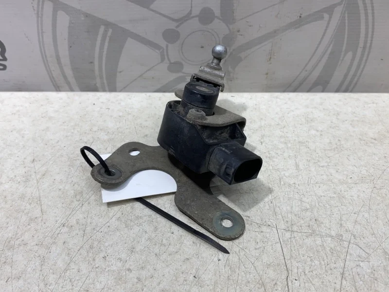 Датчик положения кузова Mercedes-benz W166