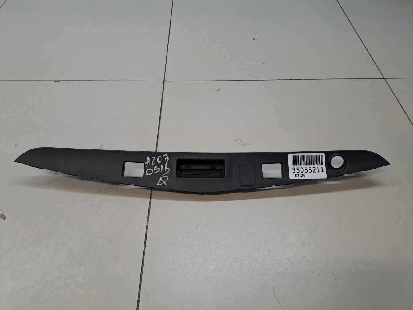 Кнопка открытия багажника для Mercedes E-klasse C207 Coupe 2009-2016