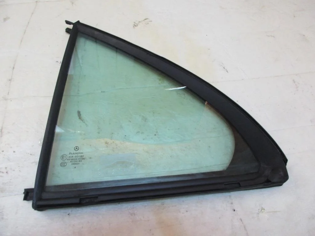 Стекло заднее левое Mercedes-Benz