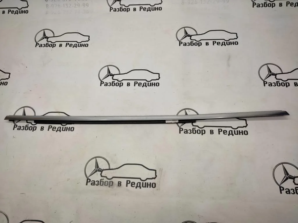 Молдинг стекла двери Mercedes-Benz