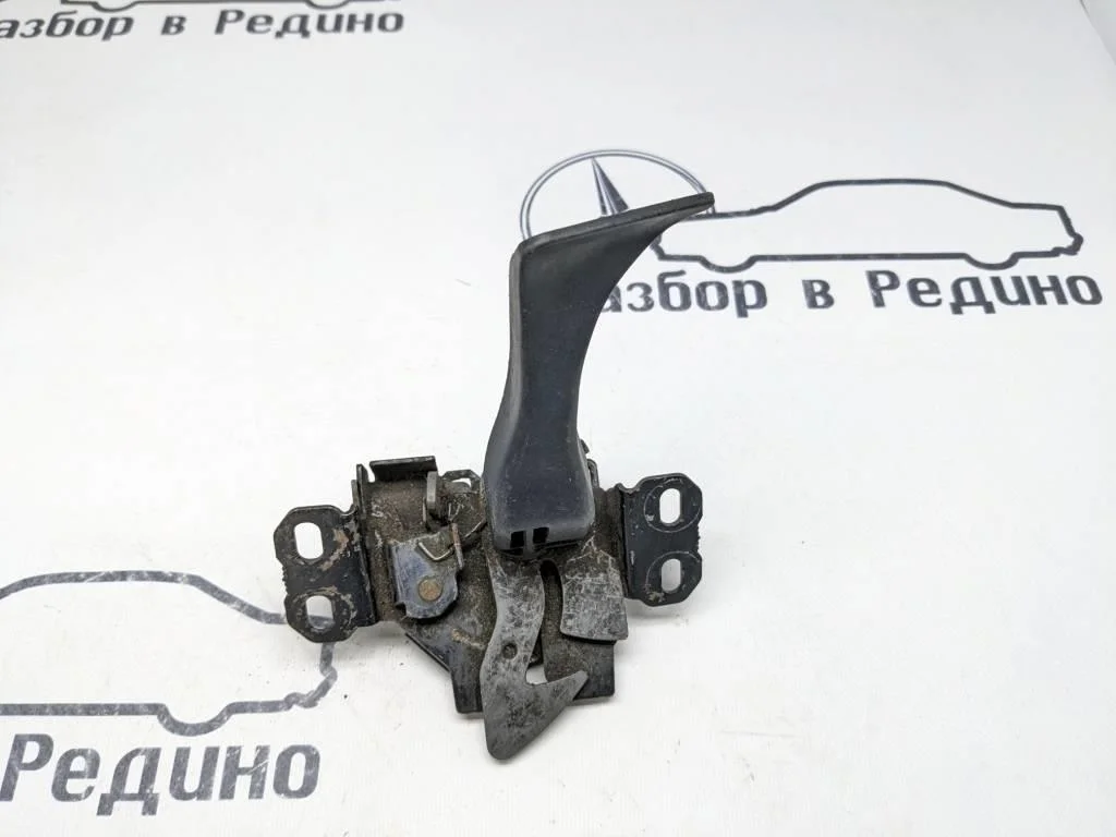 Замок капота Mercedes-Benz