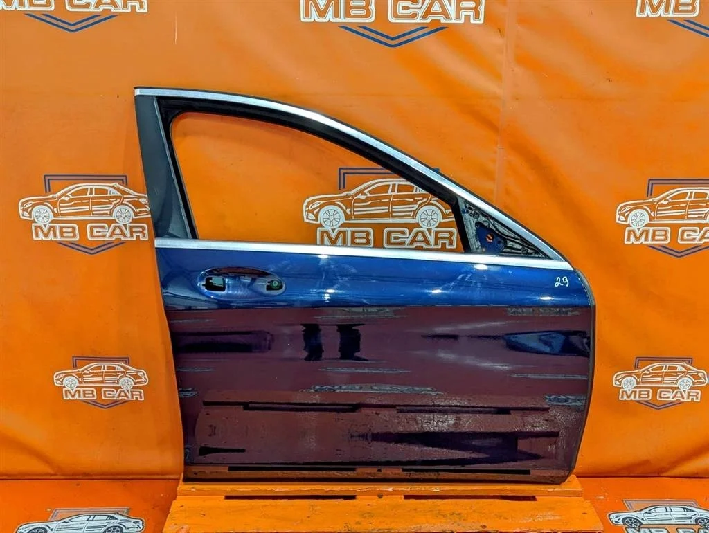 Дверь передняя правая Mercedes-Benz