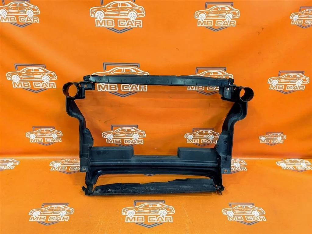 Кожух радиатора Mercedes-Benz