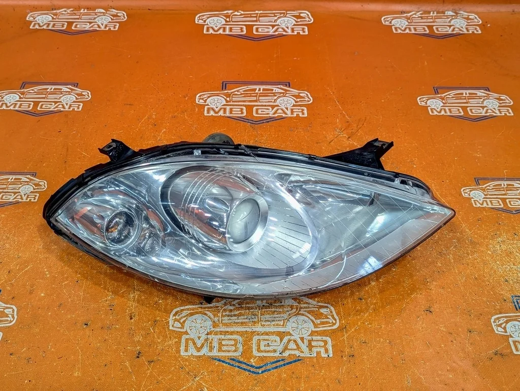 Фара правая Mercedes-Benz