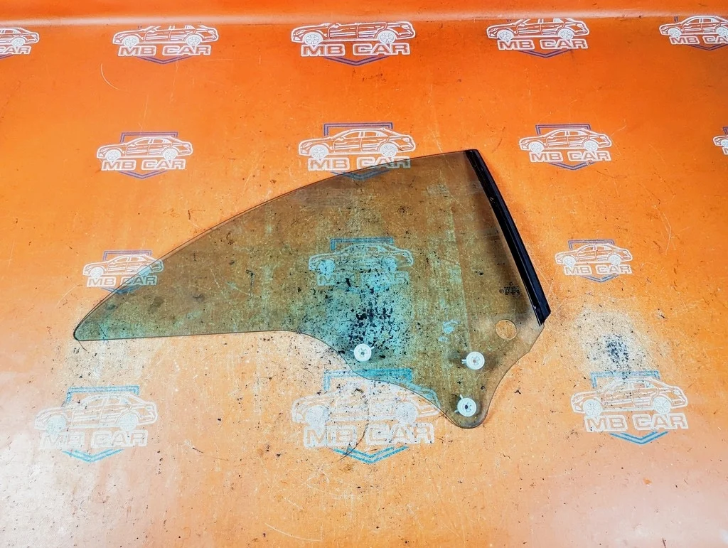 Стекло заднее правое Mercedes-Benz