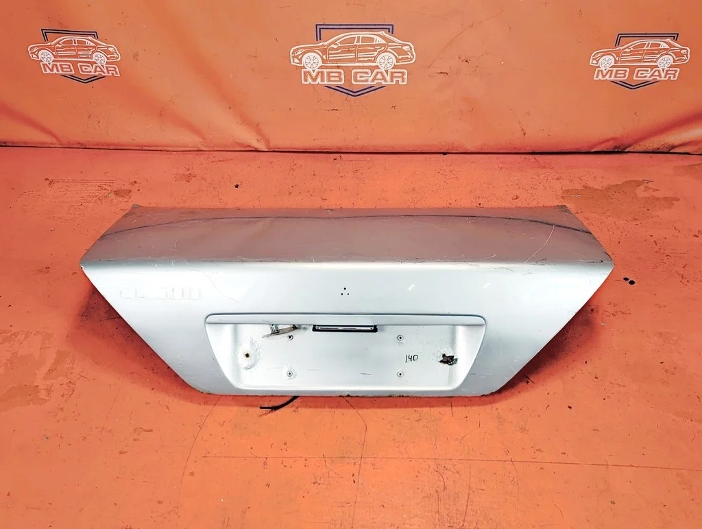 Крышка багажника Mercedes-Benz
