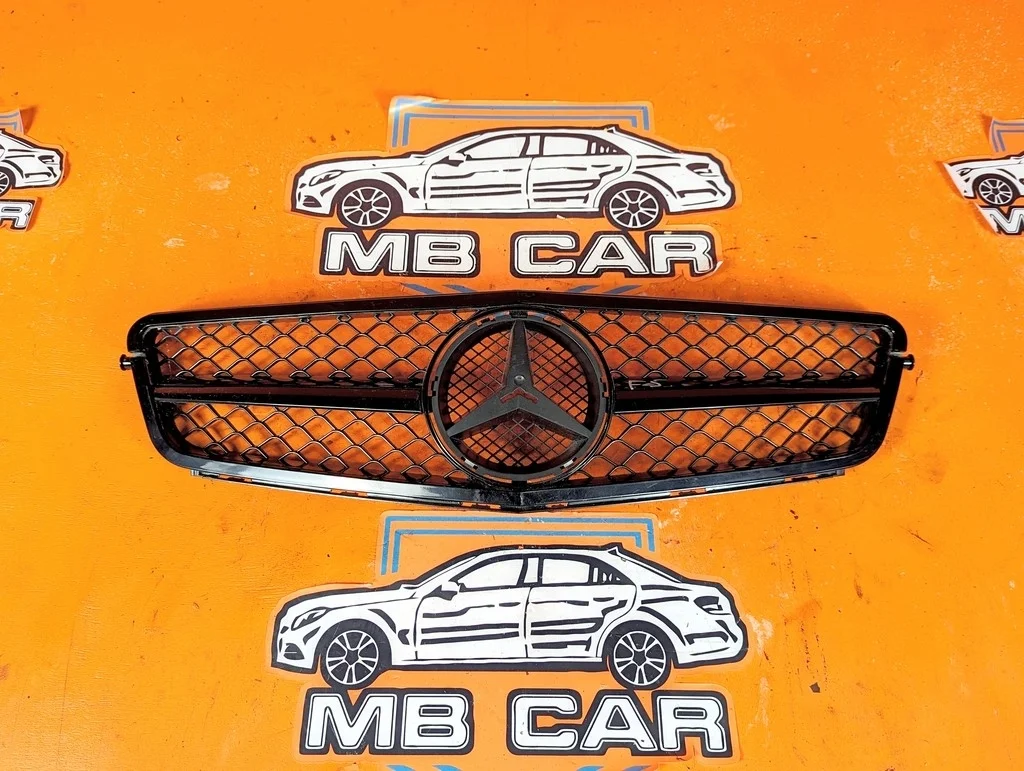 Решетка радиатора Mercedes-Benz